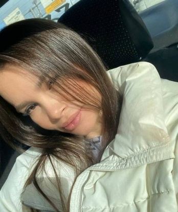 Красотка 👄
Я - индивидуалка, сочетающая в себе нежность и страсть 🌹 Со мной ты окунешься в мир наслаждения и приятных эмоций ❤️
Я опытная и знаю, как доставить удовольствие мужчине 🌟 В моих услугах входит все, что ты задумаешь: классический секс, оральные ласки, глубокий минет и многое другое 😏
Наши встречи пройдут в комфортной обстановке, никаких посторонних глаз 👀 Я живу в Москве и готова принять тебя у себя в уютной квартире 🏢
Мои фото полностью соответствуют действительности, а мои клиенты оставляют только положительные отзывы, которые ты можешь увидеть на моей страничке 💕
Звони мне, и я подарю тебе незабываемый опыт, который ты не сможешь забыть 🌙✨ Диля