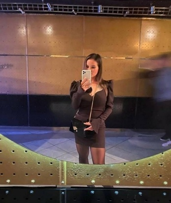 Красотка 👄
Я - индивидуалка, сочетающая в себе нежность и страсть 🌹 Со мной ты окунешься в мир наслаждения и приятных эмоций ❤️
Я опытная и знаю, как доставить удовольствие мужчине 🌟 В моих услугах входит все, что ты задумаешь: классический секс, оральные ласки, глубокий минет и многое другое 😏
Наши встречи пройдут в комфортной обстановке, никаких посторонних глаз 👀 Я живу в Москве и готова принять тебя у себя в уютной квартире 🏢
Мои фото полностью соответствуют действительности, а мои клиенты оставляют только положительные отзывы, которые ты можешь увидеть на моей страничке 💕
Звони мне, и я подарю тебе незабываемый опыт, который ты не сможешь забыть 🌙✨ Диля